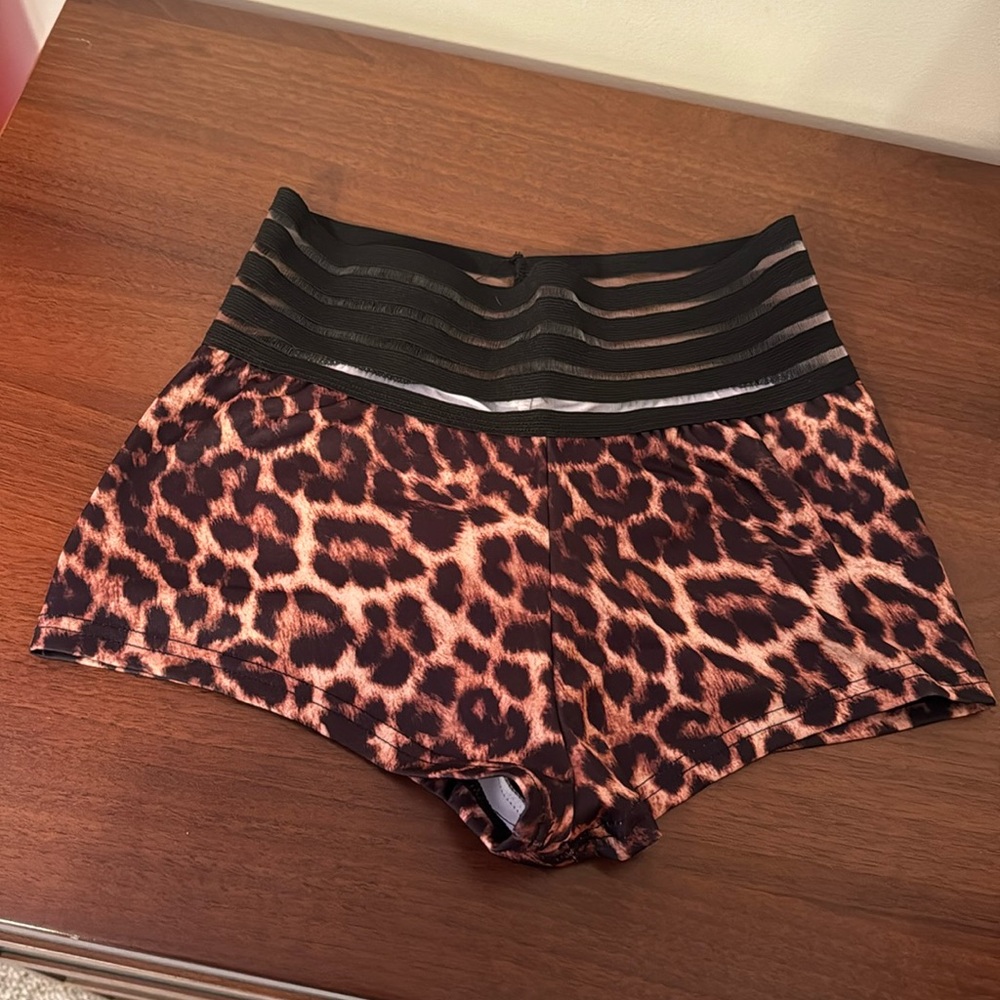 Scrunch butt shorts
